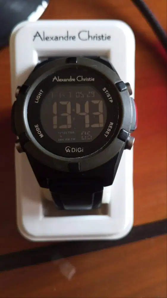 Jam Alexandre Christie Digital