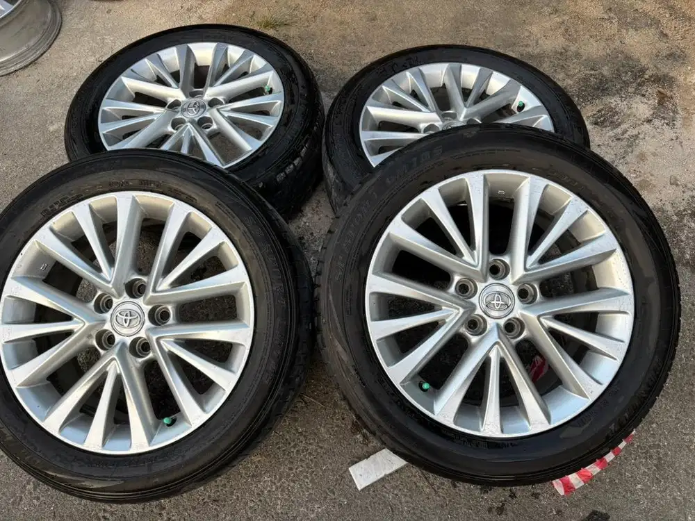 Velg original Camry r17
