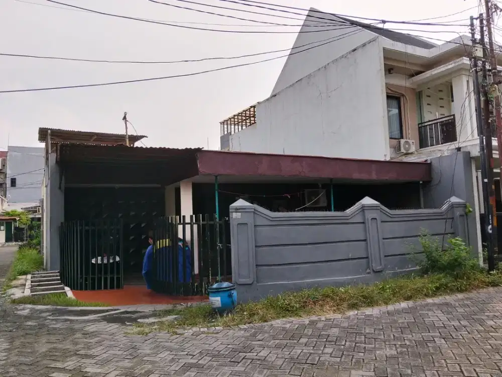 Dijual Rumah Hitung Tanah Darmo Permai Utara