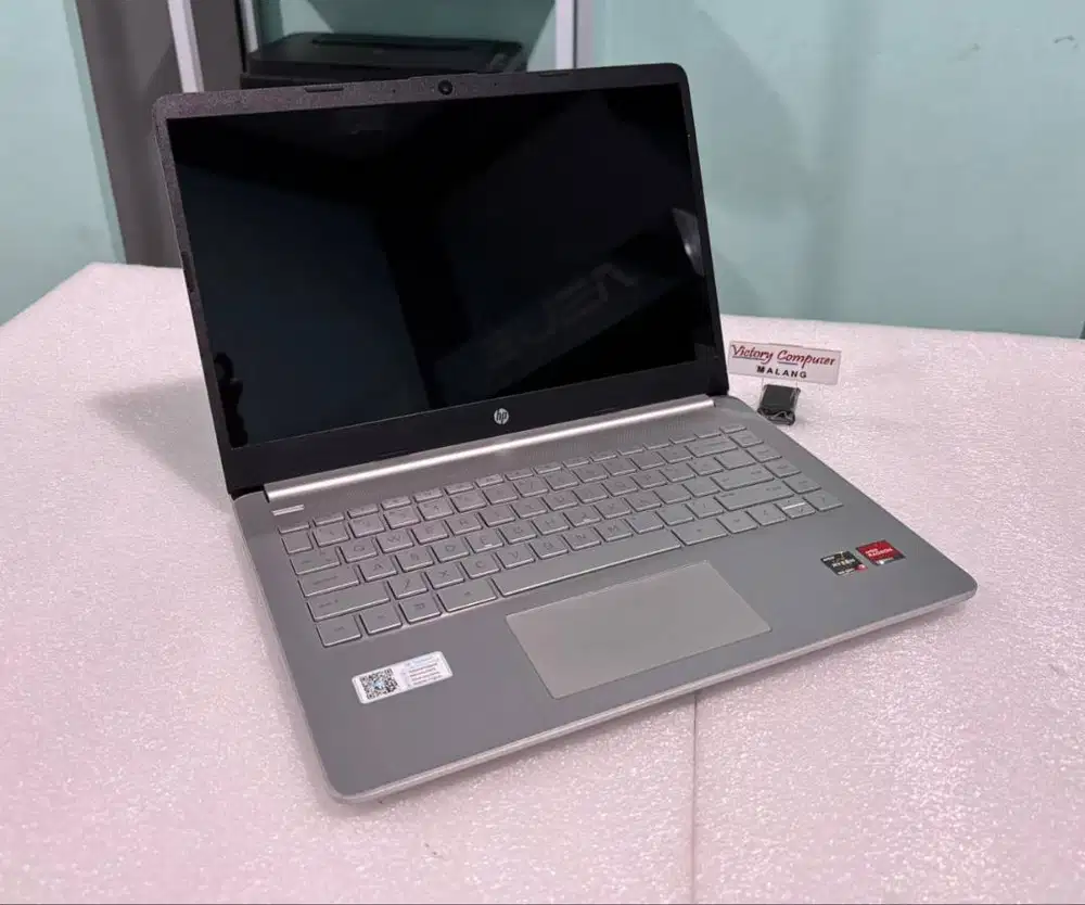 Laptop HP 14s amd Ryzen 3-5000 vga radeon mulus