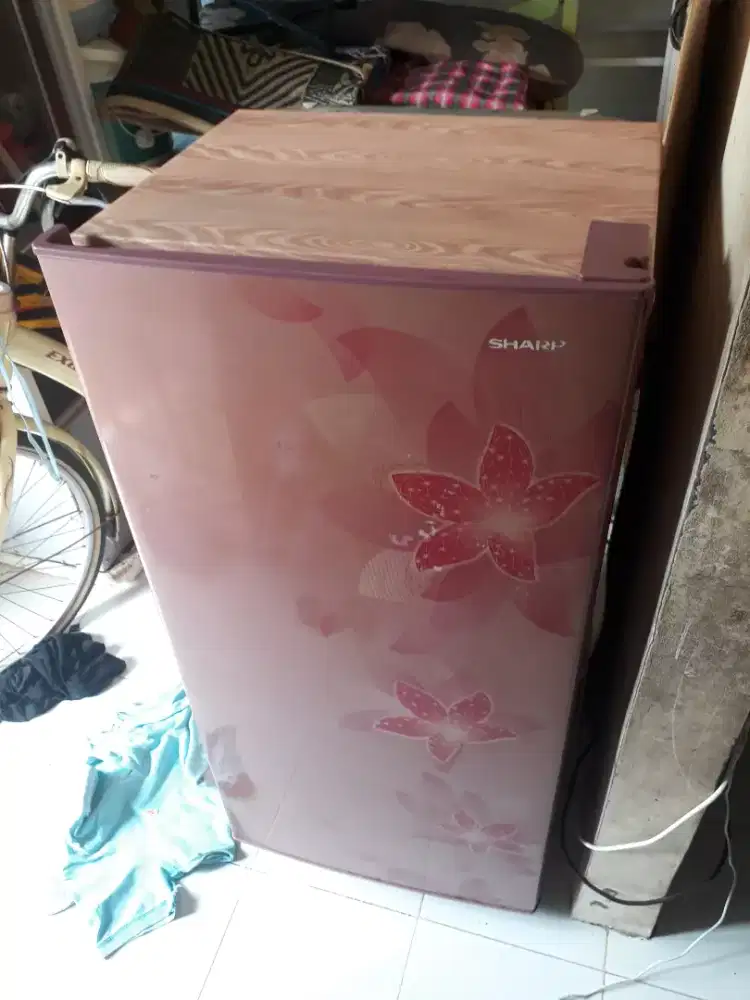 Kulkas sharp 1 pintu seken pribadi