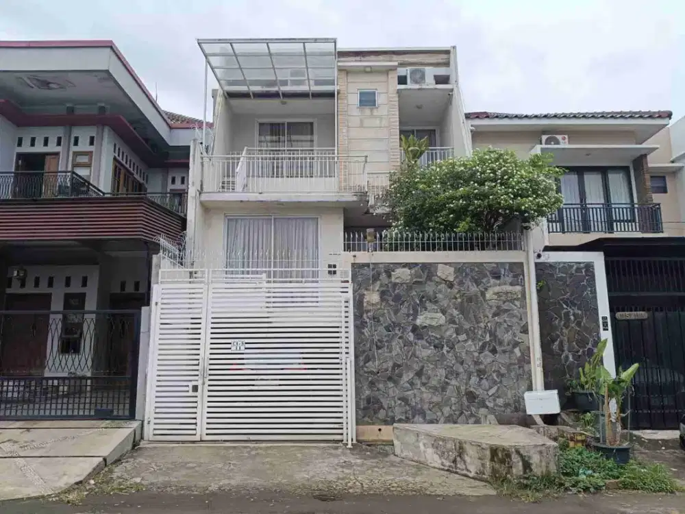 DIJUAL RUMAH DI BILLY MOON PONDOK KELAPA JAKARTA TIMUR DEKAT TOL BECAK KAYU