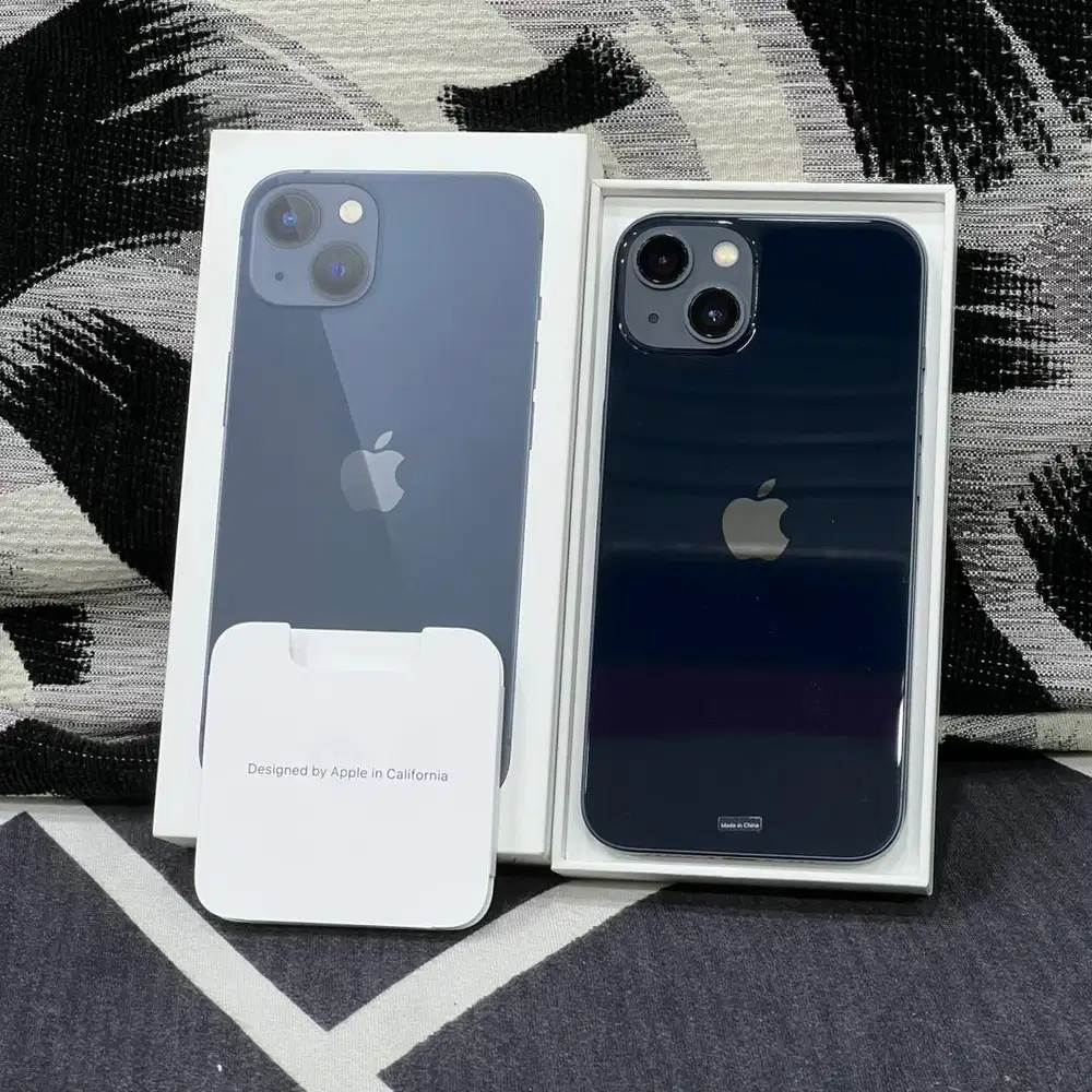 iPhone 13 Midnight 128 GB iBox