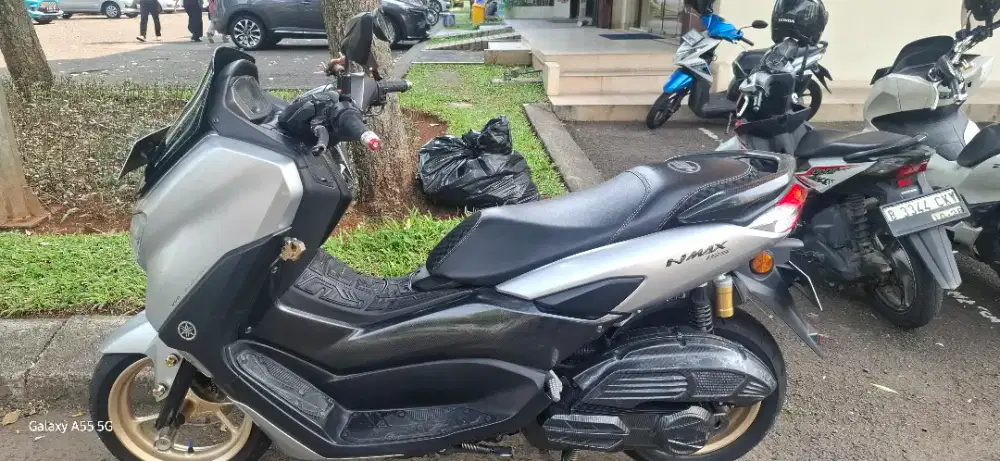 nmax new tahun 2022 warna silver