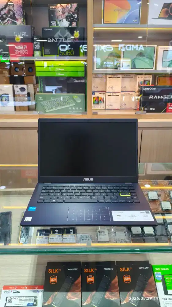 Seken Laptop Asus masih garansi resmi 4 bulan
