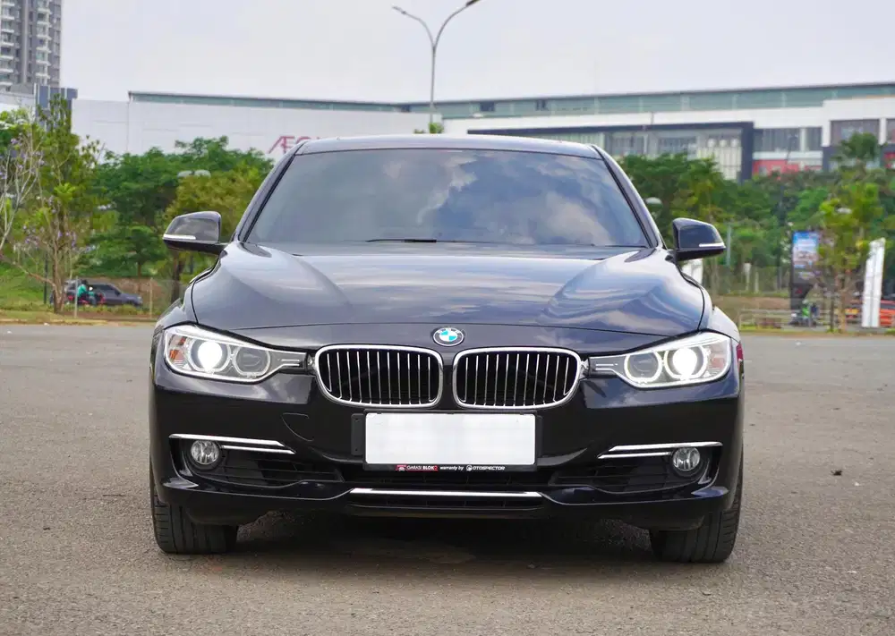 BMW 328i F30 
Luxury 2014 / 2015