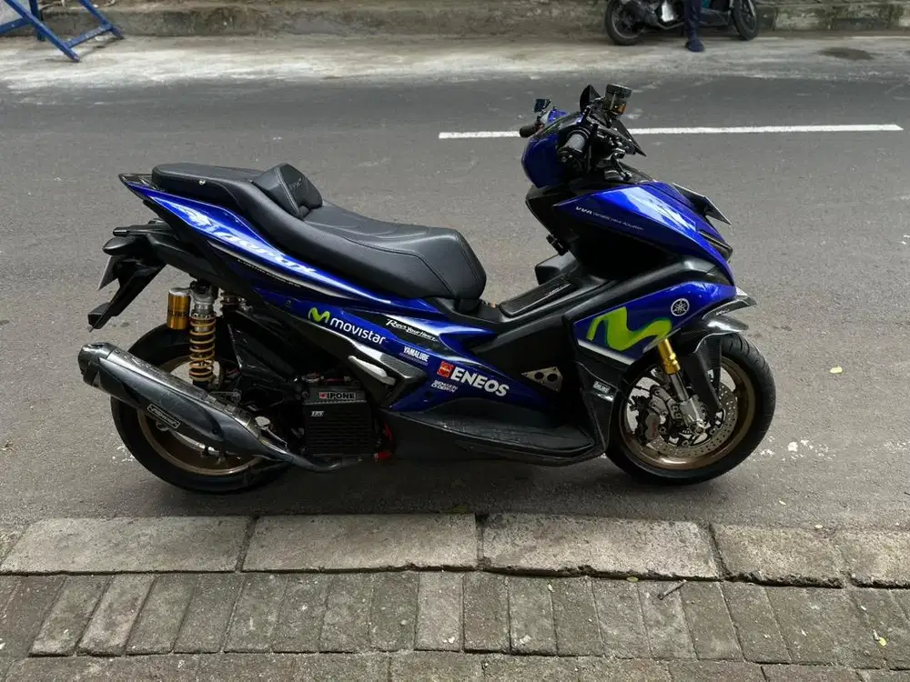 Yamaha Aerox 155 Movistar Warna Rare Langka dijalan