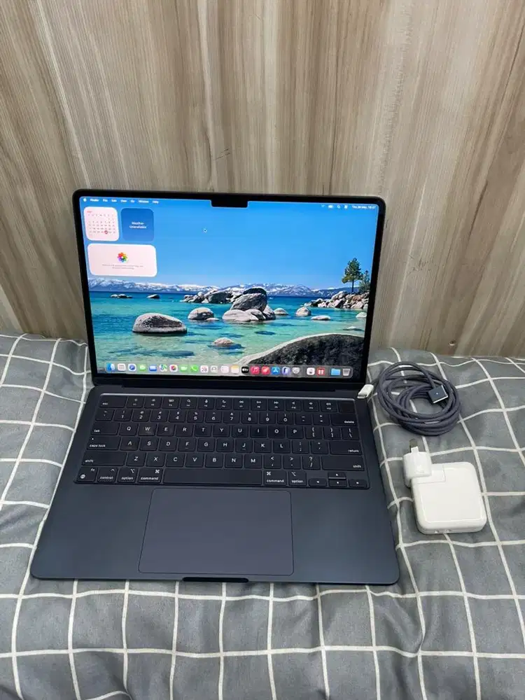apple Macbook Air M2 (2022) 13 8/512GB orignal ex inter