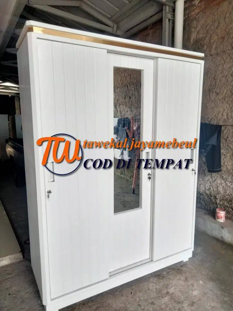 LEMARI PAKAIAN MINIMALIS BAHAN TIBLOK MODEL PINTU GESER SLIDE