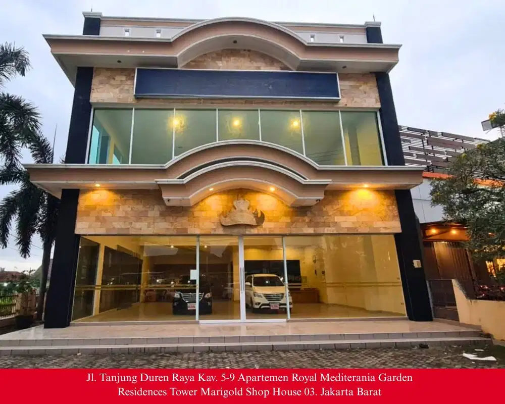 Gedung Showroom Hook di Pusat Kota Bandar Lampung