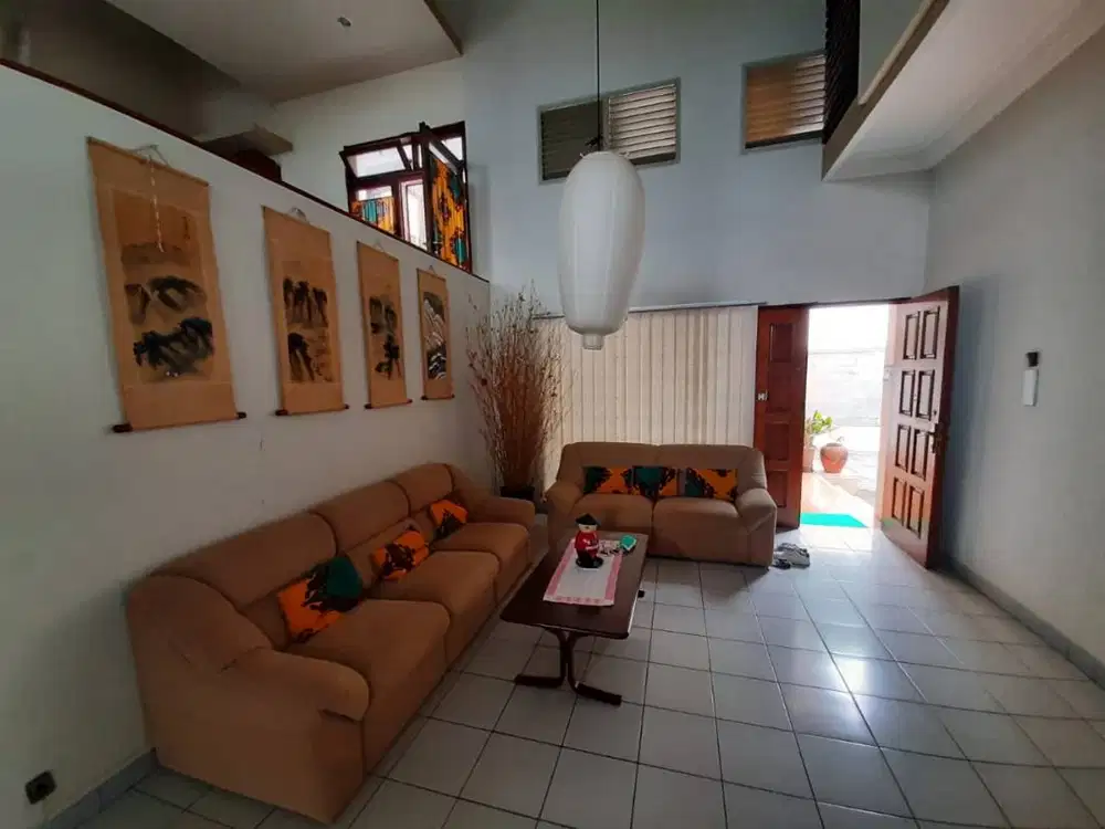 Rumah Cocok Untuk Usaha Bukit Pakar Dago Bandung Strategis