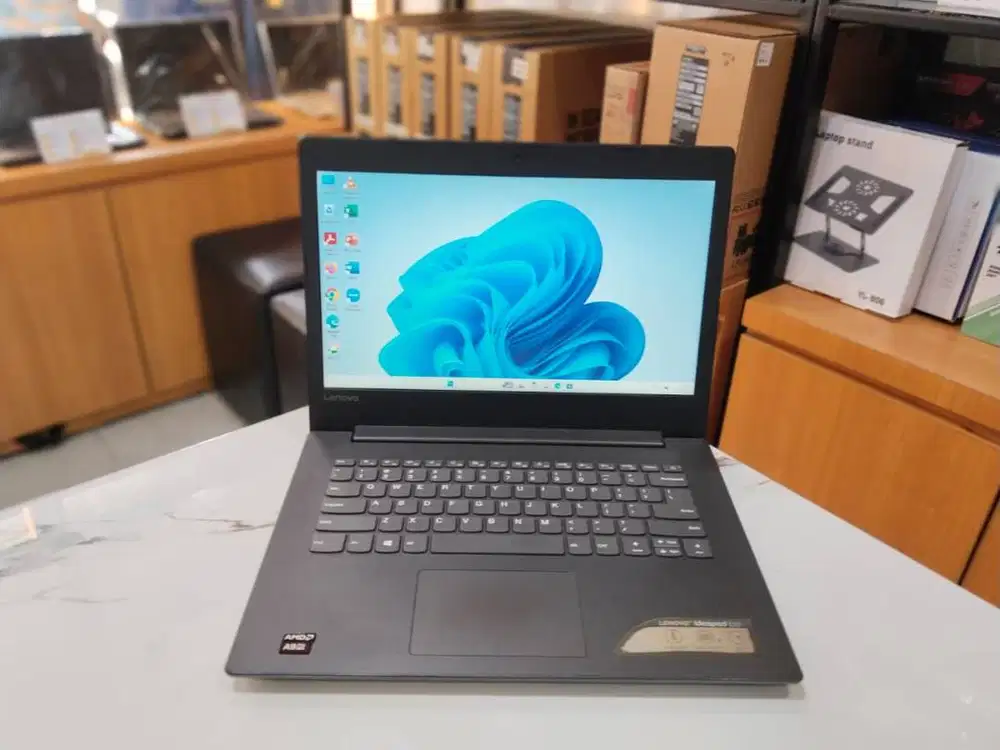 MURAH BANGET! LENOVO IDEAPAD 320 AMD A9-9420/RAM 4GB/SSD 256GB+HDD 500