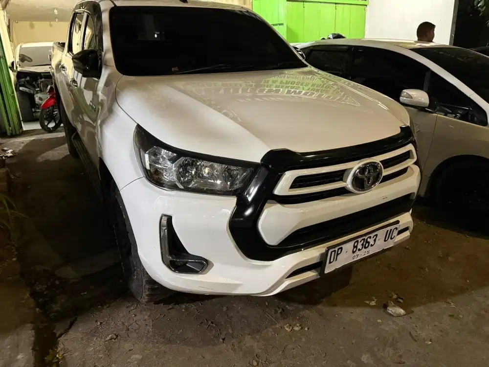 Toyota Hilux G manual 2023 4x4