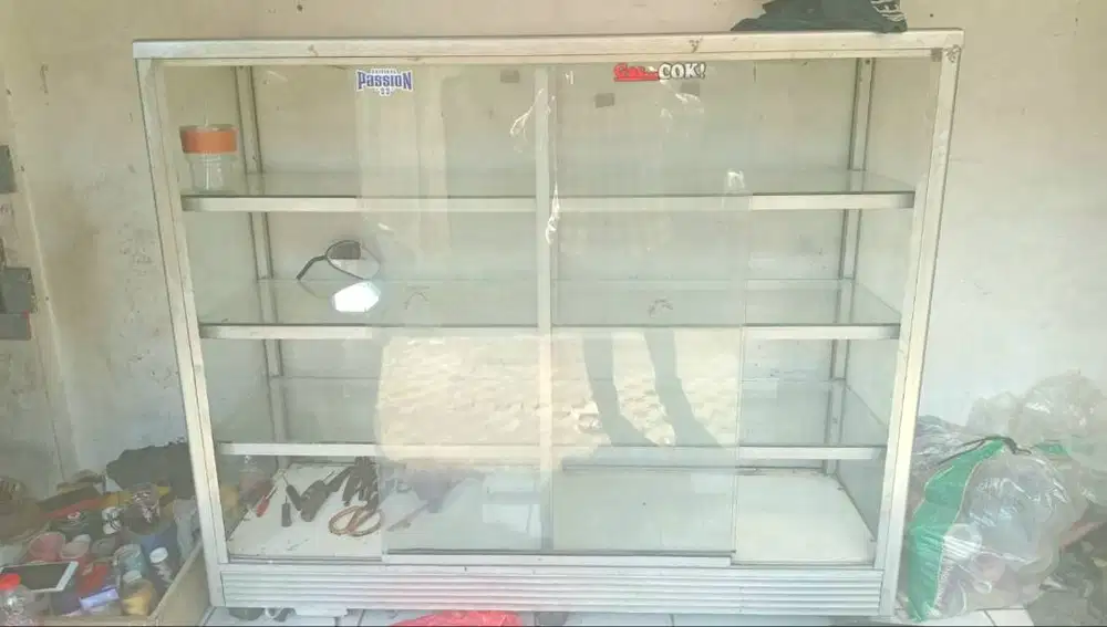 Etalase bekas 1,6 meter