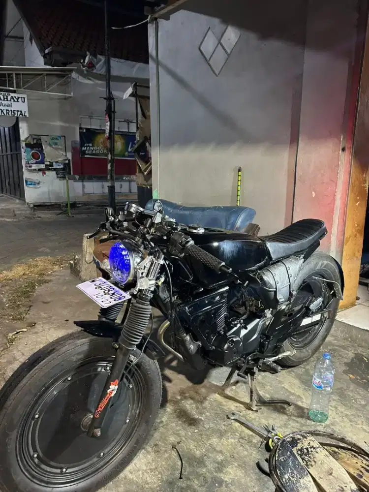 JUAL CEPAT MOTOR CUSTOM CAFERACER