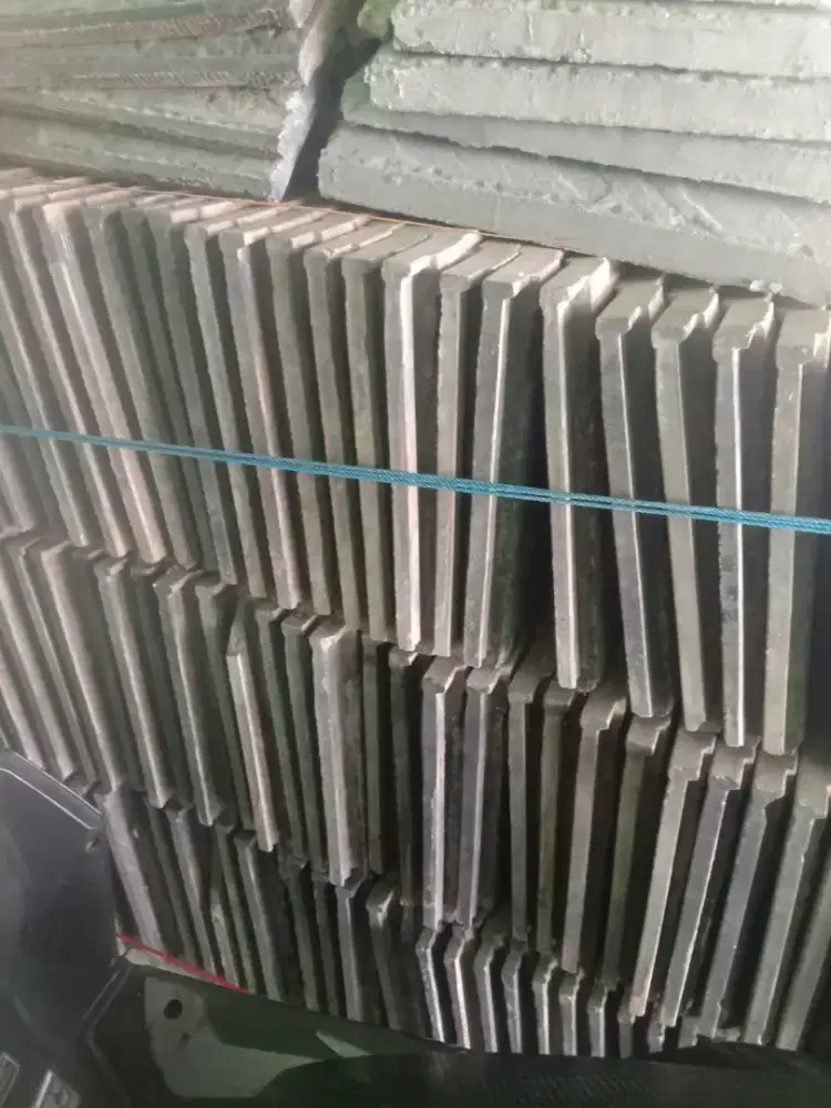 Genteng Beton Flat/Bekas Bongkaran Rumahan