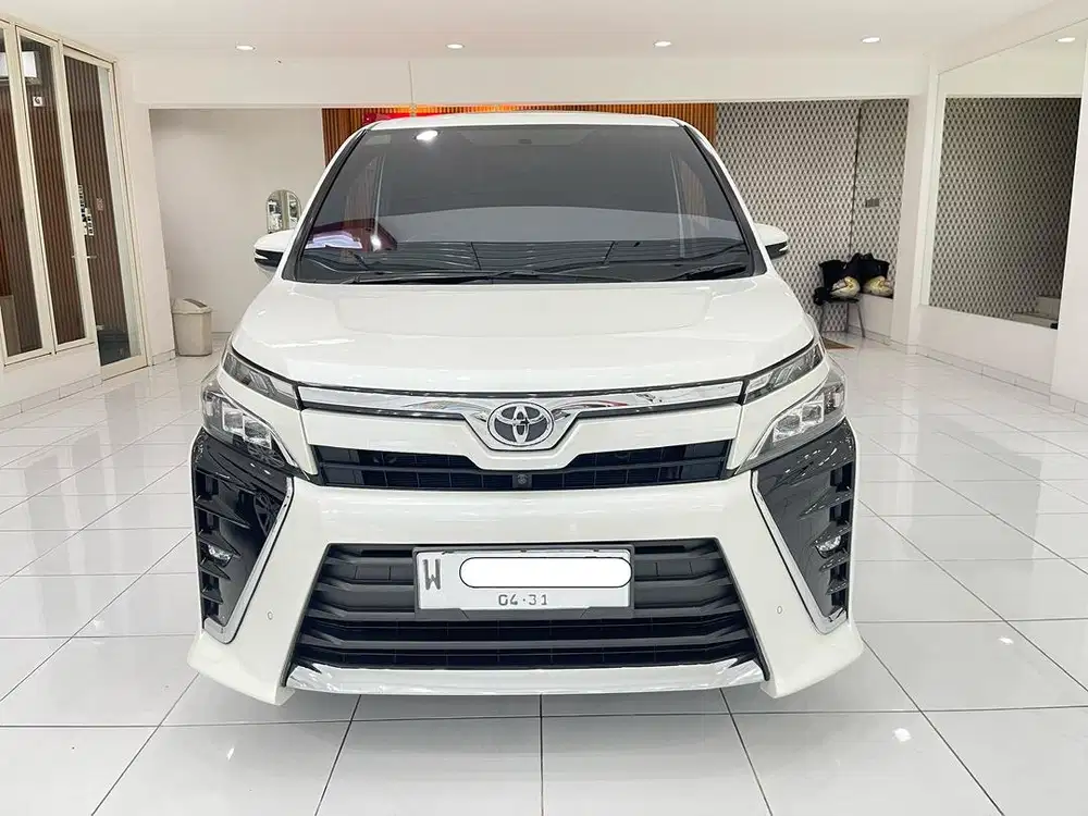 Toyota Voxy 2.0 Automatic 2020 Istimewa