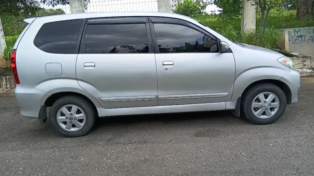 Avanza matic 2011 istimewa BU