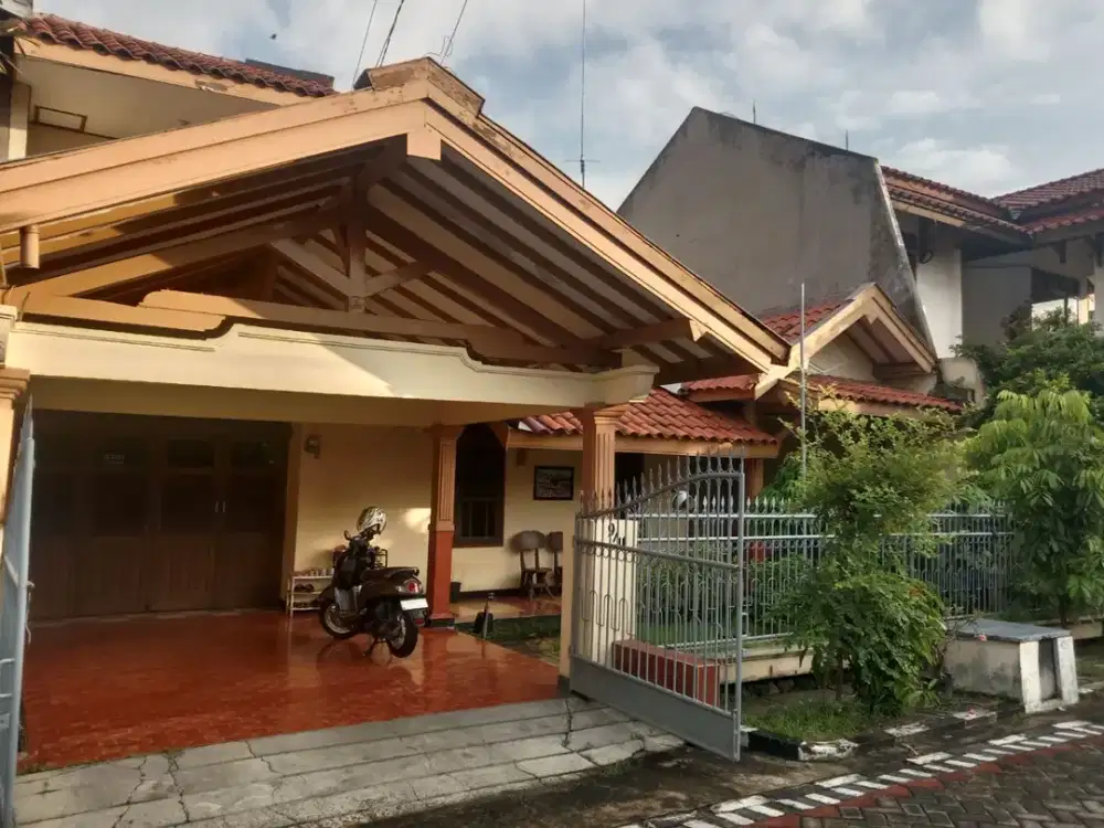 Dijual Rumah Bagus dan Lokasi Strategis di Gayung Kebonsari, Surabaya