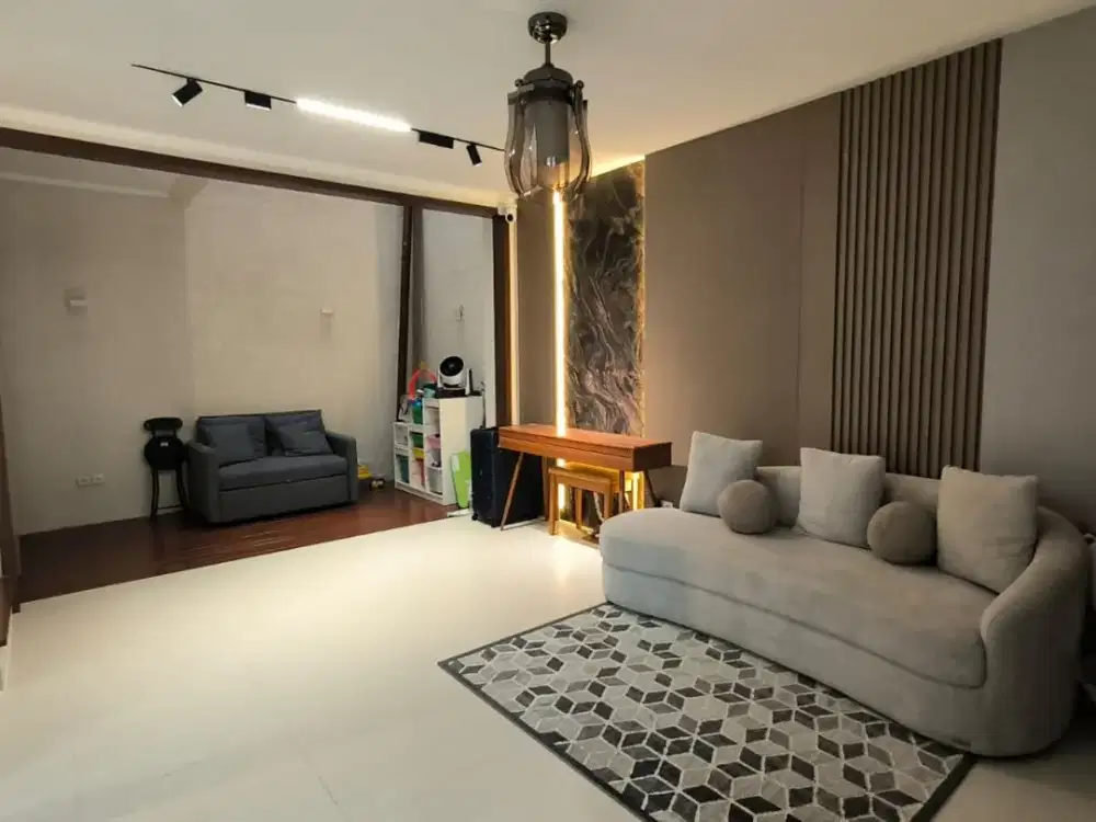 Dijual Rumah 2 Lantai Siap Huni di Kawasan Summarecon Bandung