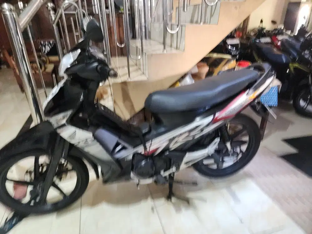 Supra 125 cw double cakram hitam 2011 gbm