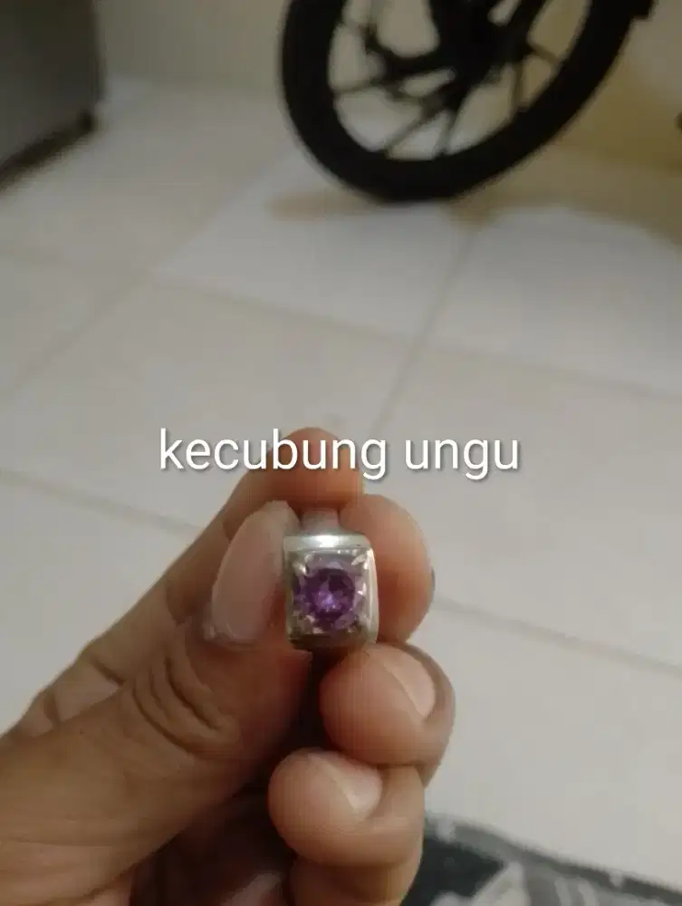 Batu cincin / akik kecubung ungu