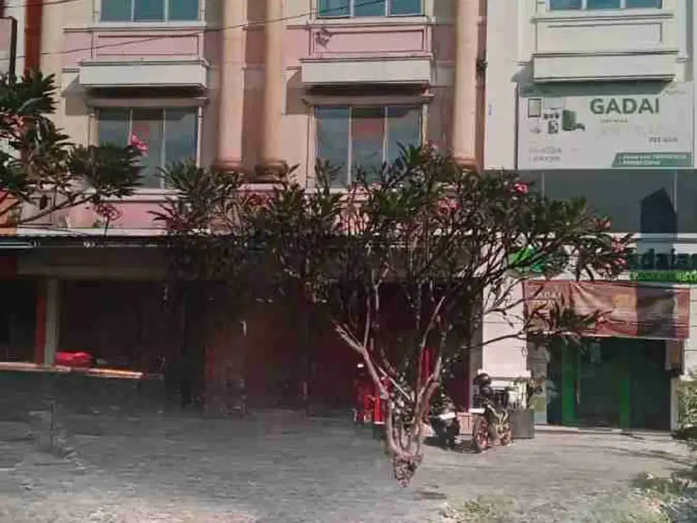 Disewakan Ruko 3 Lantai Pasar  Kembang Surabaya