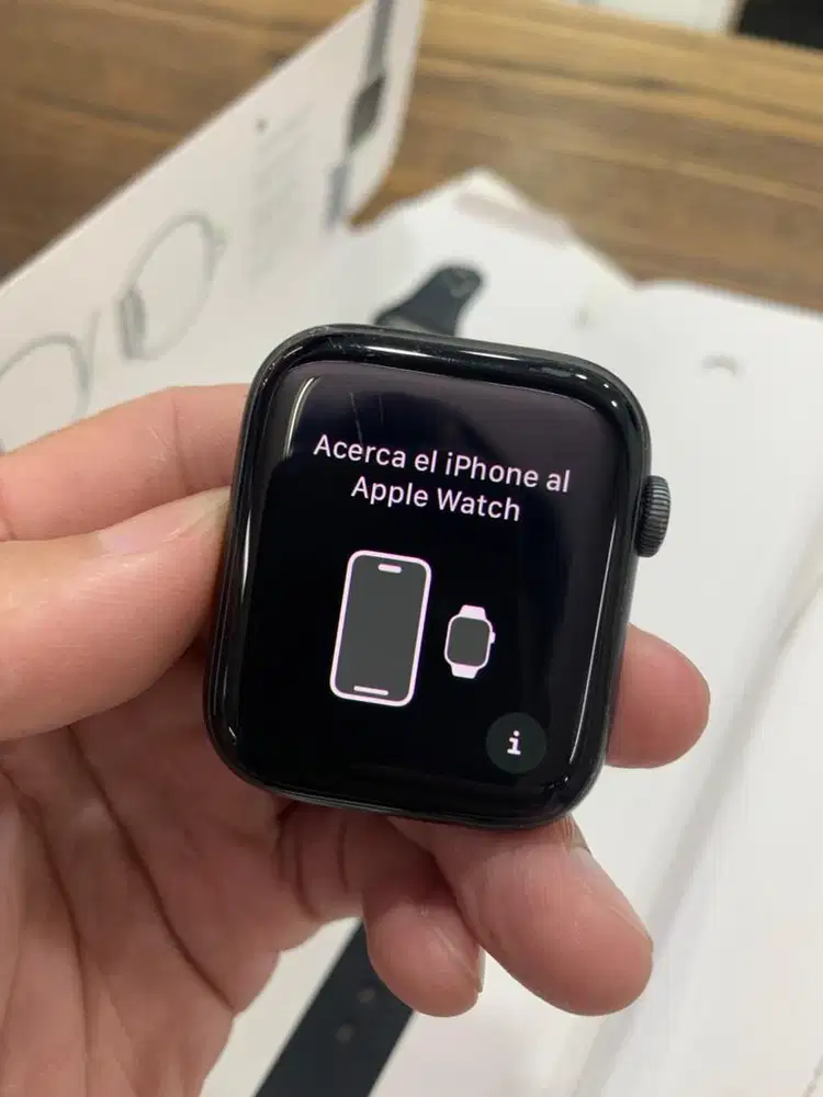 Apple Watch Series 6 44mm Space Gray Aluminum Case Sport Band GPS
