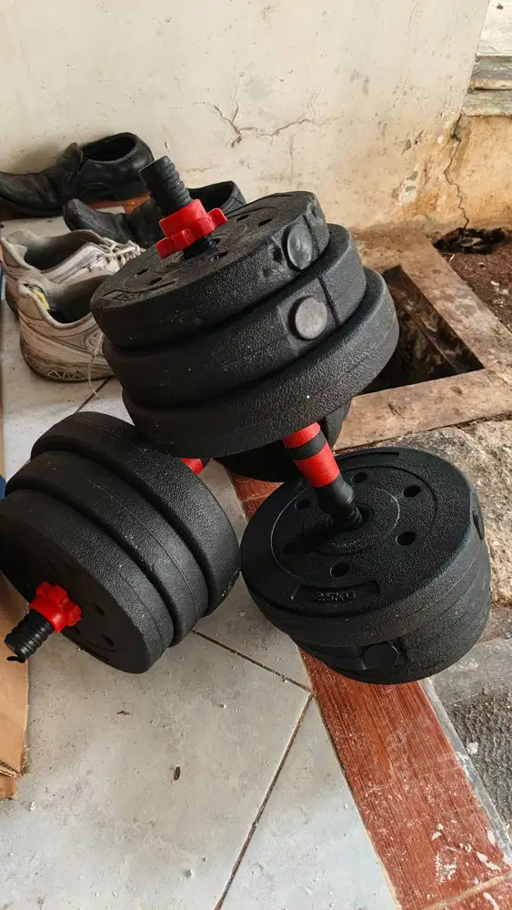 Dumbbell Set Plastik Bongkar Pasang Adjustable - Kondisi Bagus