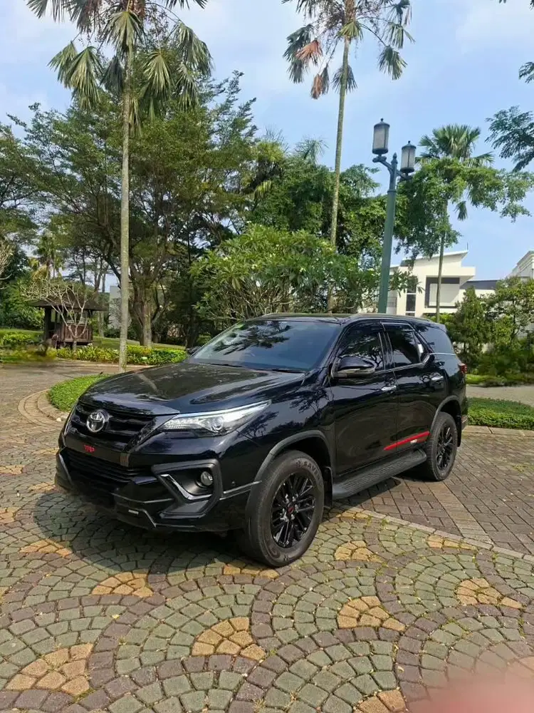 Toyota Fortuner 2.4 VRZ TRD 2020 Hitam