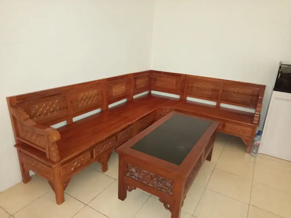 Jual bekas kursi kayu