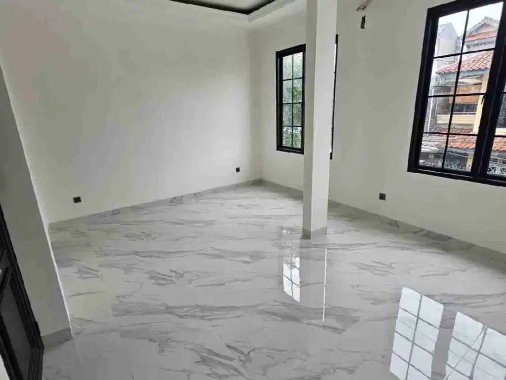 Di jual cepat Rumah baru jadi 3 lantai, lokasi setrategis, veteran kel bintaro jakarta selatan