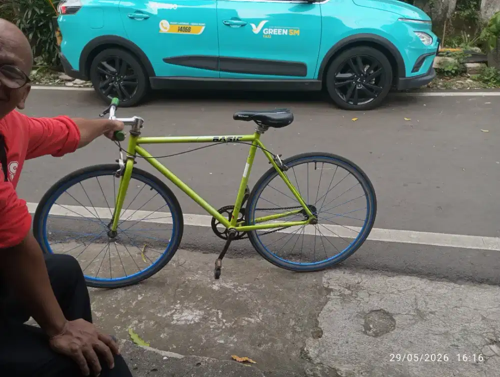 Sepeda Fiksi Hijau