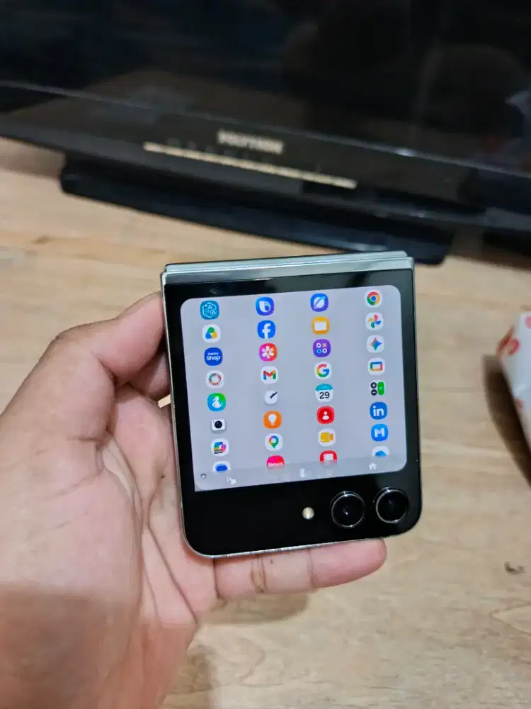 Jual Cepat Samsung Z Flip 5 5G 8/256 GB Resmi Sein