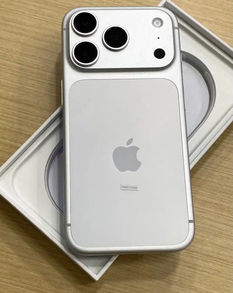 iphone 17 pro 256gb silver ibox like new