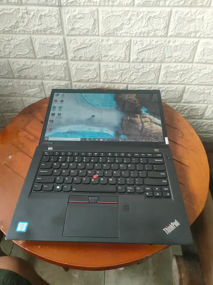 Laptop Lenovo core i7 tochscreen muuuulus t470s batrai nya double