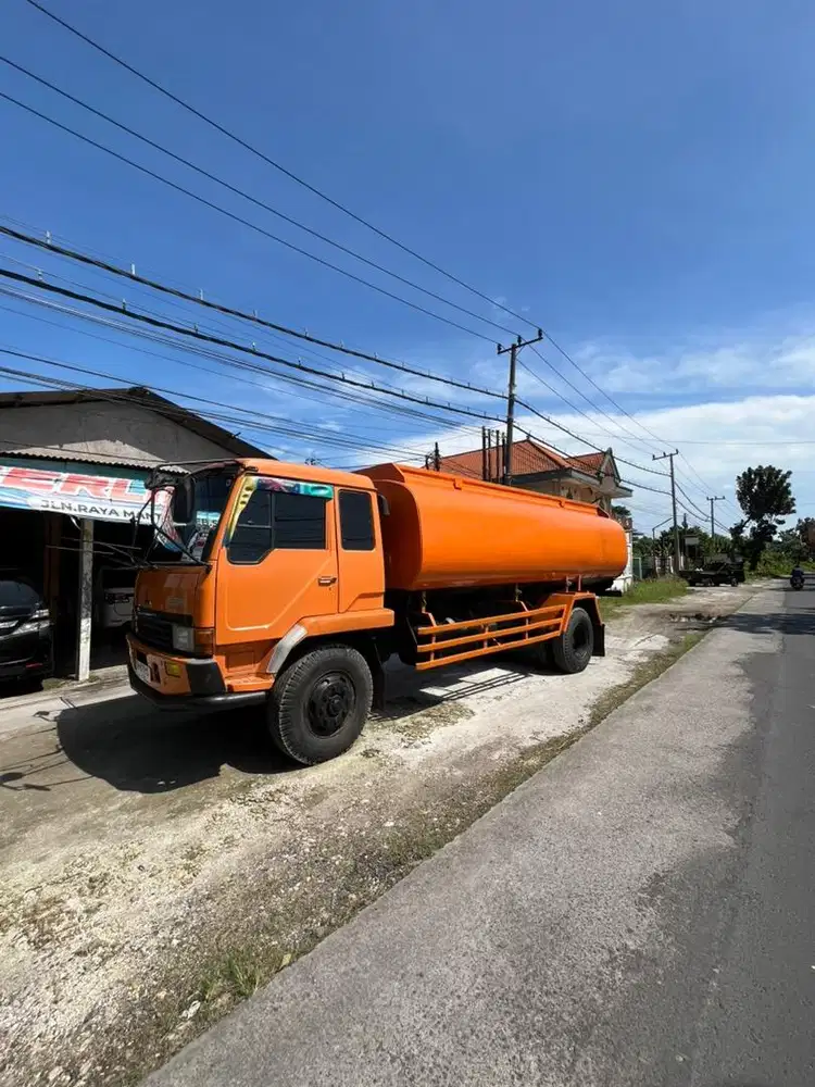 FUSO 517 Hs 2012 Tank 10.000 KL