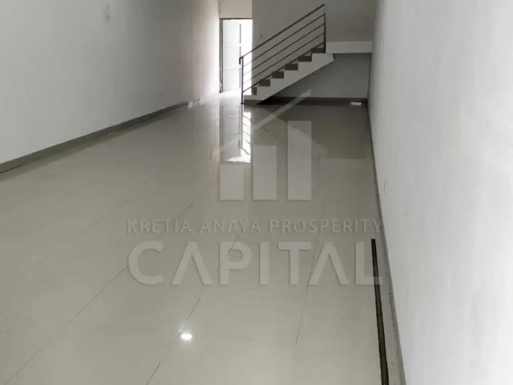 RUANG USAHA SIAP PAKAI DENGAN LOKASI STRATEGIS DI HOLIS BANDUNG
