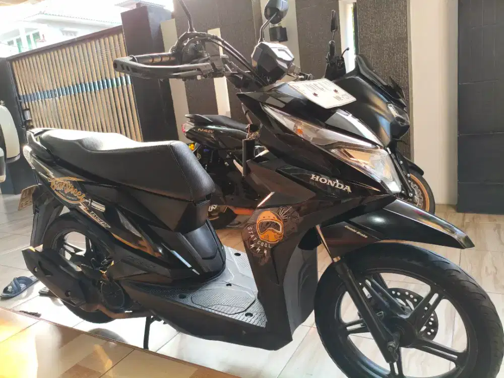 Honda beat street