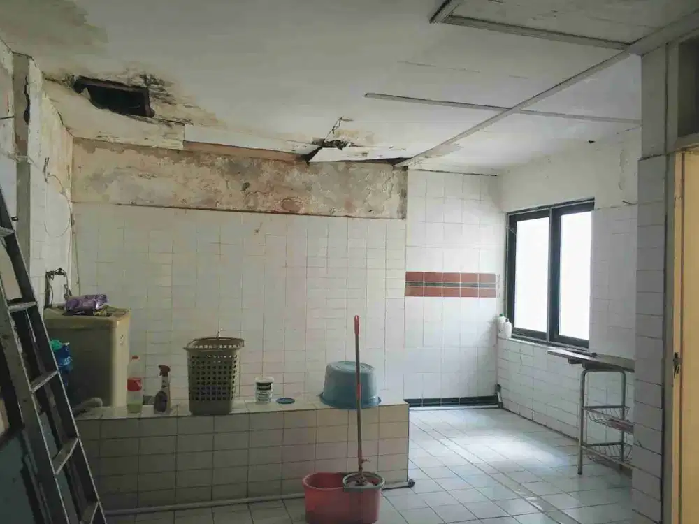 Dijual rumah di Petemon Surabaya