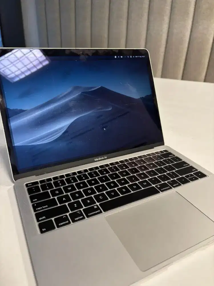 Macbook air i5 8/128