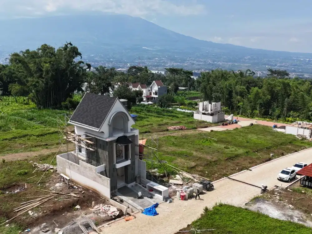 INVESTASI VILLA 3 LANTAI DI KOTA BATU BONUS KOLAM RENANG KHUSUS BULAN INI
