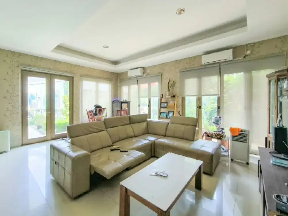 Dijual Rumah Cantik Rapih Strategis 2 Lantai Ada Swimming Pool Dalam Cluster Dekat Bxc Mall di Sektor 7 Bintaro Tangsel Gb-15386