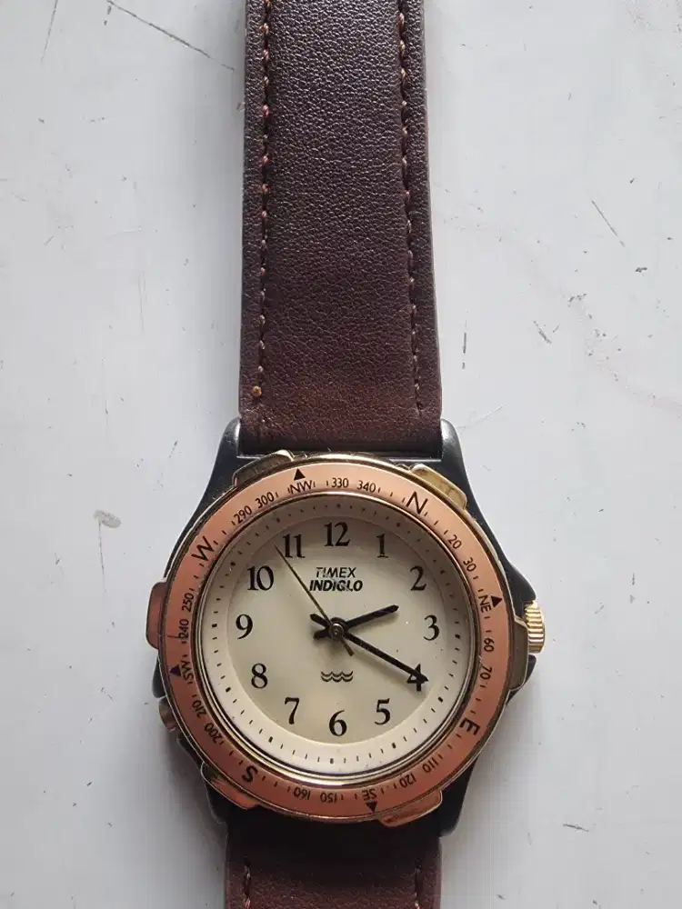 Jam timex indiglo compass