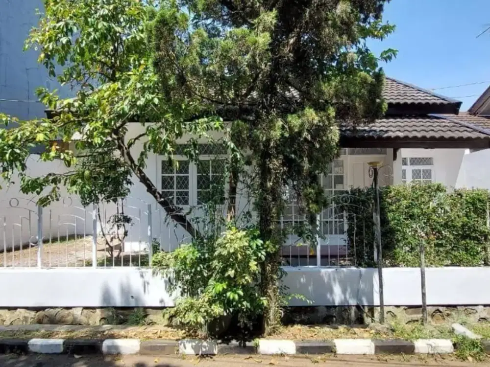 DISEWAKAN RUMAH ARCAMANIK BANDUNG TERAWAT SIAP HUNI DAN NYAMAN