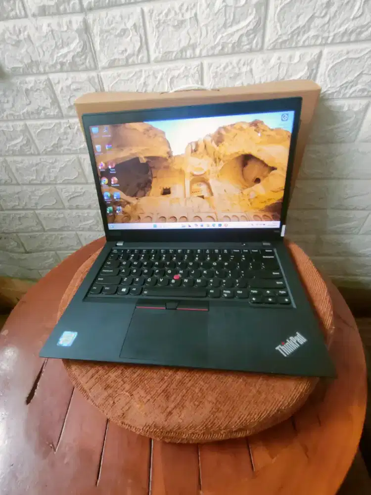 Laptop gamer dan desain Lenovo thinkpad core i7 gen tinggi tochscreen