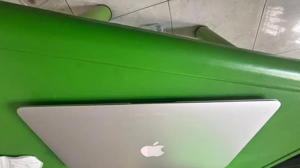 Macbook air 2012 core i7 ram 4gb ssd 256gb 11 mulus