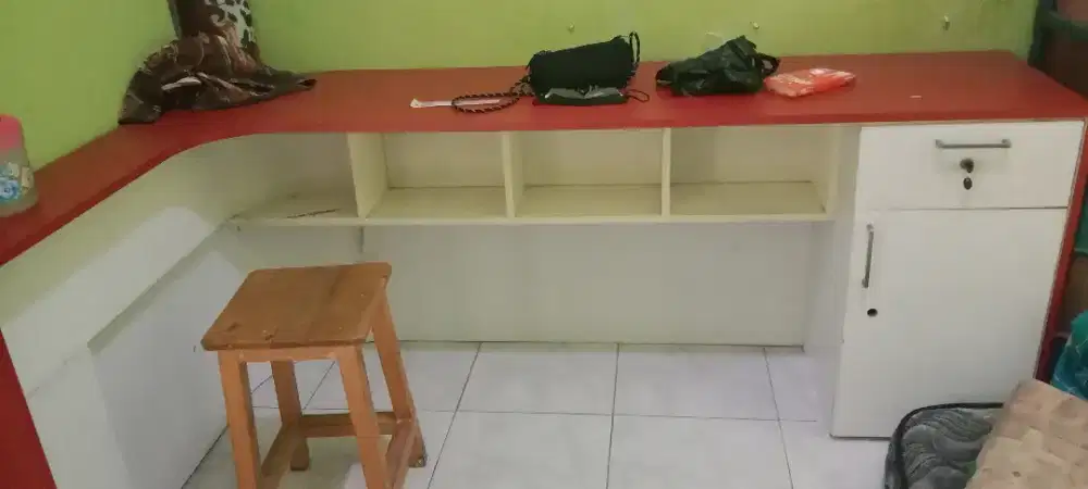 Meja kasir masih bagus