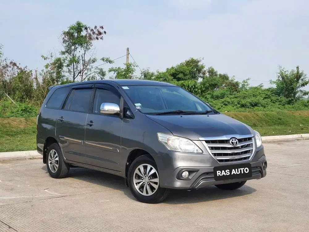SIAP PAKAI!!  Toyota Innova 2.0 G AT Bensin 2015 Abu