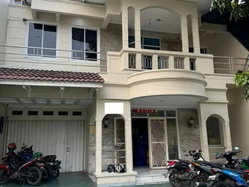 Rumah Pik1, Uk 10X27 (2,5 Lantai) Boulevard Semi Furnish Termurah